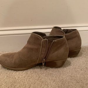 Size 8 suede booties